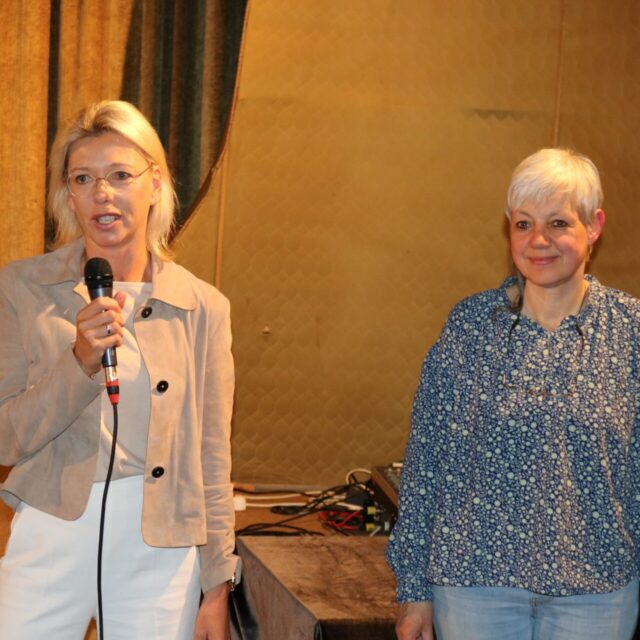 Tanja Bohn (l.) und Stefani Dörr freuten sich über die Resonanz im Lichtspielhaus.